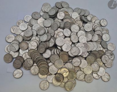 Lot de 416 pièces de 5 Francs en argent....