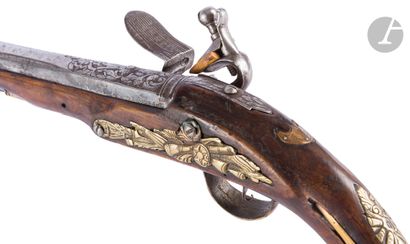 null 
Russian or Balkan flintlock pommel pistol. {CR}Round barrel blunderbussed to...