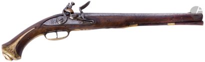  Flintlock pommel pistol. {CR}Round barrel...