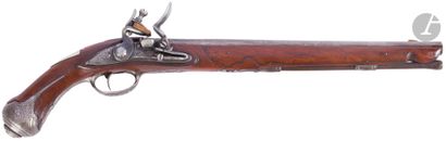  Flintlock pommel gun, 17th century style. {CR}Round barrel, lock and hammer with...