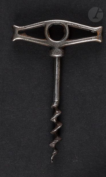 null Attributed to PECQUET

Simple corkscrew in iron, the handle in rhombus insculpted...