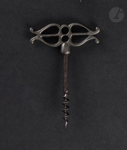 null Attributed to PECQUET

Simple corkscrew in iron, the handle formed of two lyres...