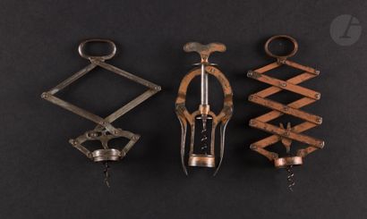 null HELLEY and ARMSTRONG

Three English corkscrews in iron:

- Two extensible marked...