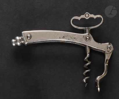 null JACQUES PERILLE (1837-1903)

Folding corkscrew with lever out of nickel-plated...