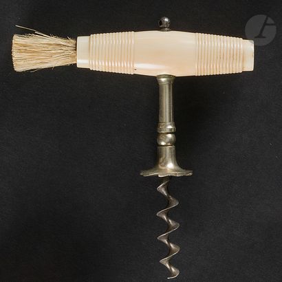 Simple corkscrew in brass with stop, the...