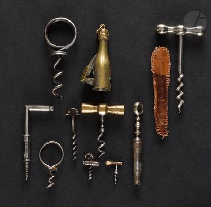 Lot of simple miniature corkscrews. Two models...