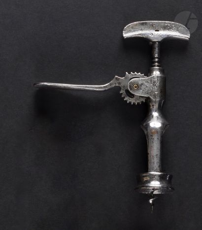 null DELABRE

Lever corkscrew in nickel-plated metal.

Marked " BREVET DELABRE 1887...