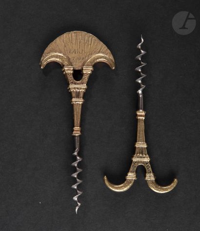null Attributed to MICHEL DURAFOUR

Simple corkscrew the bronze handle in the shape...