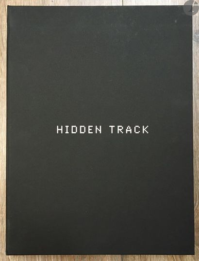 null [A book - A photograph(s)
]ZHIPENG, LIN [Signed]
Hidden Track.
Bessard, 2016.
in-4...