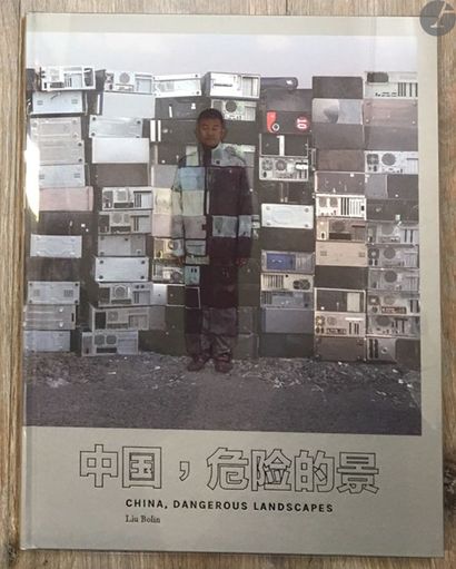 null [Un livre - Une (des) photographie(s)]
BOLIN, LIU (1973) [Signed]
China, dangerous...