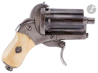 null Revolver poivrière à broche type Dumonthier, six coups, calibre 9 mm, à bouclier...