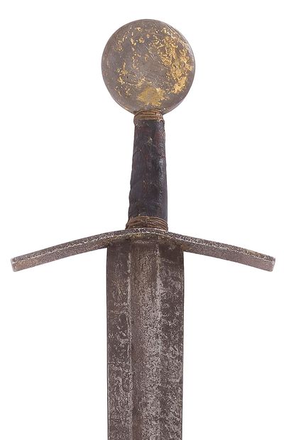 Épée de style médiéval Montée avec une lame...
