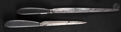 null Two surgeon's knives, ebony handles. Marked " LOLLINI " and " CHARRIÈRE A PARIS...