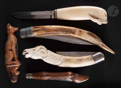 null Five folding knives with carved handles with animal decoration.

Lengths : 21,5...