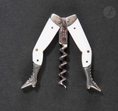 null GRAEF & SCHMIDT

Folding corkscrew of pocket said "Leg of lady" out of metal...