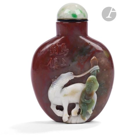 null Opaque agate snuffbox of red, green and white colors carved with a horse and...