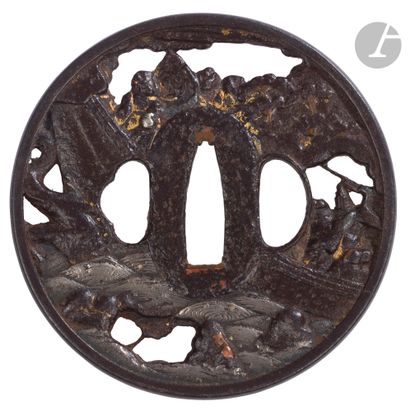 null Tsuba en fer, Japon, début de l’époque Edo
De forme marugata en fer décorée...