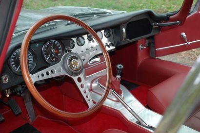 null 
JAGUAR Type E 3.8L FHC coupé " plancher plat " - 1961

Châssis #885210 (décembre...