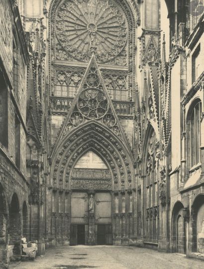 null Charles Gladstone (1877-1954)
Cathédrale de Rouen, c. 1900. 
Les trois portails.
Trois...