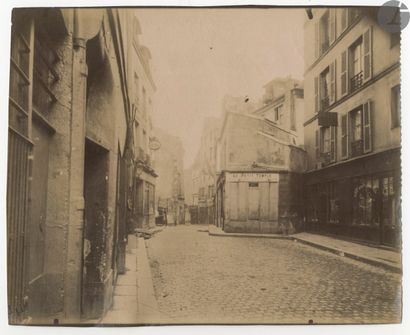 null Eugène Atget (1857-1927)
Cour du 29, rue Broca. Vieille maison au 93, rue Broca....