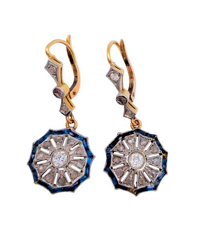 null Pair of earrings in 14K (585) gold, adorned with old-cut diamonds, cut in roses,...