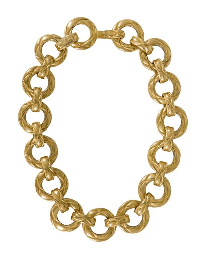 null CHANEL. Choker necklace in gilded metal. Length : 42 cm