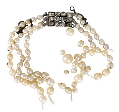 Fermoir de collier de perles en or 18K (750)...
