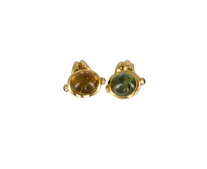 Pair of 18K (750) gold ear clips adorned...