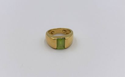 CRISO 

Ring in 18K (750) gold, set with...