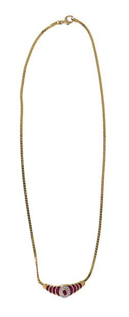 null Necklace in 18K (750) gold, snake links holding a pattern of interlocking arches...