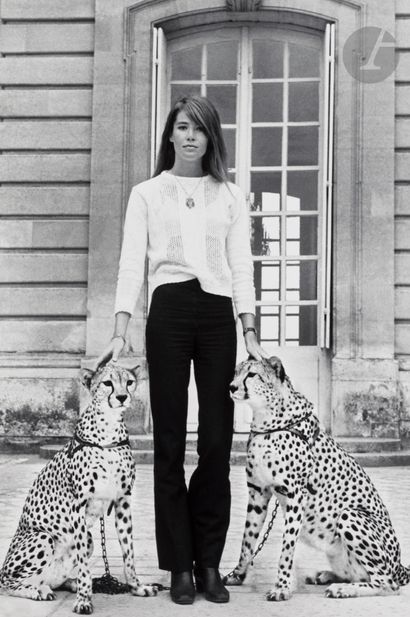 null 
Hugues Vassal (1933) 

Françoise Hardy au Château de Thoiry, 1969.

Épreuve...