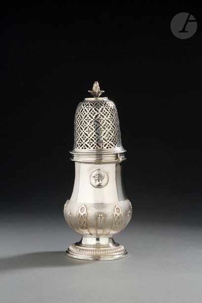STRASBOURG 1720 - 1725
Silver saupoudroir...