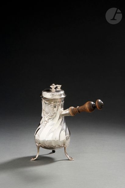 PARIS 1773 - 1774
Silver tripod coffeepot...