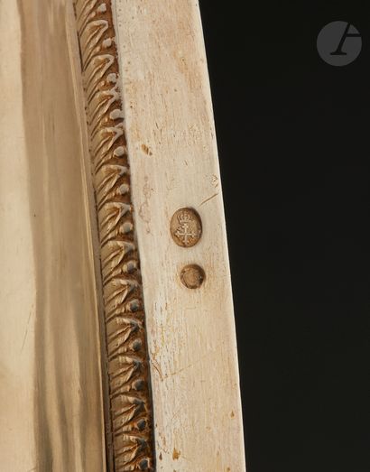 null Gênes 1824 - 1872
Soupière en argent uni de forme ovale posant sur un piédouche...