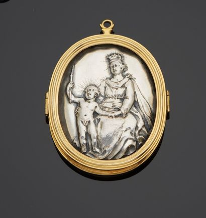 null EUROPEAN WORK ATTRIBUTED TO THE END OF THE XVIIth CENTURY
Double-sided silver...
