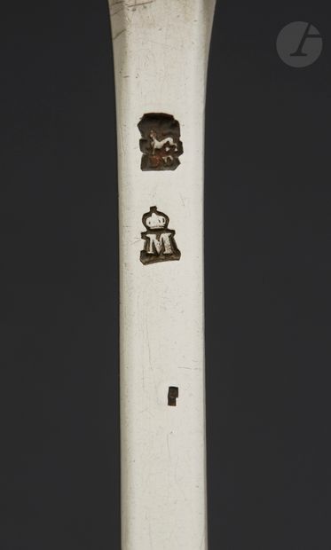 null CAEN 1773 - 1774
Cuiller à ragoût en argent uniplat, gravée sur la spatule d’un...