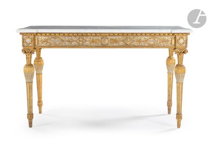 null Table console en bois sculpté, peint et doré, la ceinture richement sculptée...