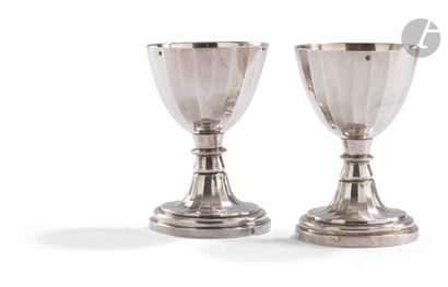 PARIS 1789 - 1792
Pair of egg cups in plain...