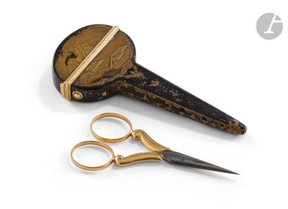PARIS 1750 - 1756
Black lacquer scissor case...