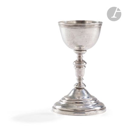 null VITRY-LE-FRANÇOIS BEGINNING OF THE XVIIIth CENTURY 
Plain silver egg cup standing...
