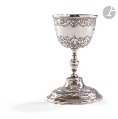 null PARIS 1713 - 1717
Silver egg cup. The borders of the round base and the cup...