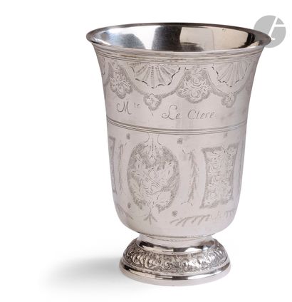 null PARIS 1789 - 1792
Silver tulip tumbler resting on a pedestal bordered with ovals...