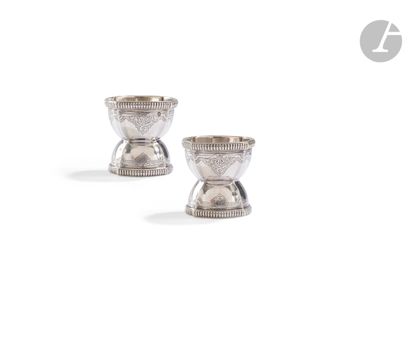 null FRANCE EARLY 20th CENTURY
Pair of silver egg cups, diabolo model with contours...