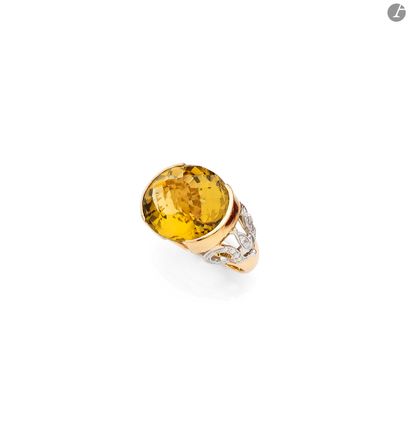 Large 18K (750) gold ring, set with a fully...
