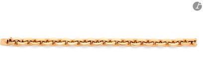 STERLÉ. 18K (750) gold bracelet with oval...