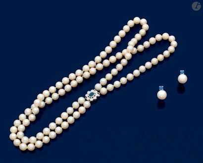 Set of jewelry in cultured pearls and 18K...