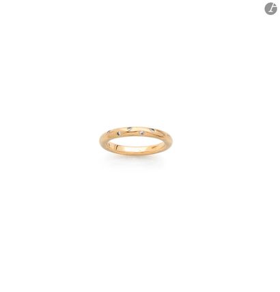 null POIRAY. Ring in 18K (750) gold, set with 5 round brilliant-cut diamonds. Signed,...