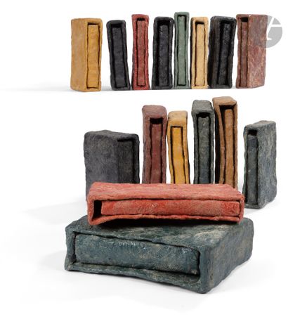 null Jean-Luc PARANT (1945-2022
)LibrarySet
of

16 books of the artist in their resin...