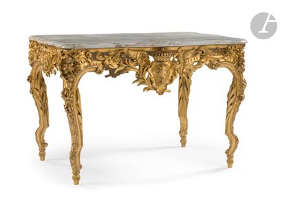null Table de de milieu en bois sculpté et doré, à décor ajouré de feuillages, fleurs,...