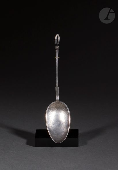 null Spoon with an oval spoon decorated with a radiating incised design
The tapered...